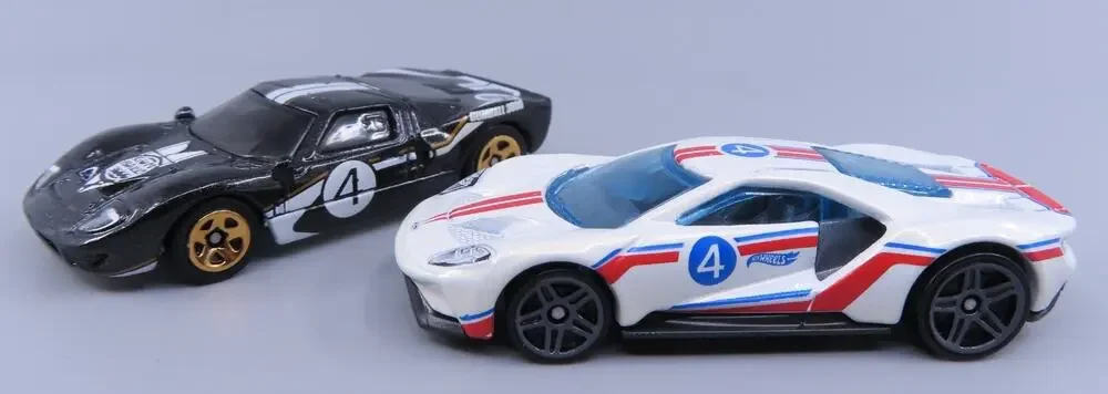 Hot Wheels FORD GT-40 & '17 Ford GT LOT of 2 Loose 1:64 Diecast Cars Mattel